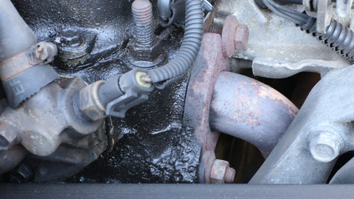 How to Deal with Head Gasket Leaks in Your Land Rover